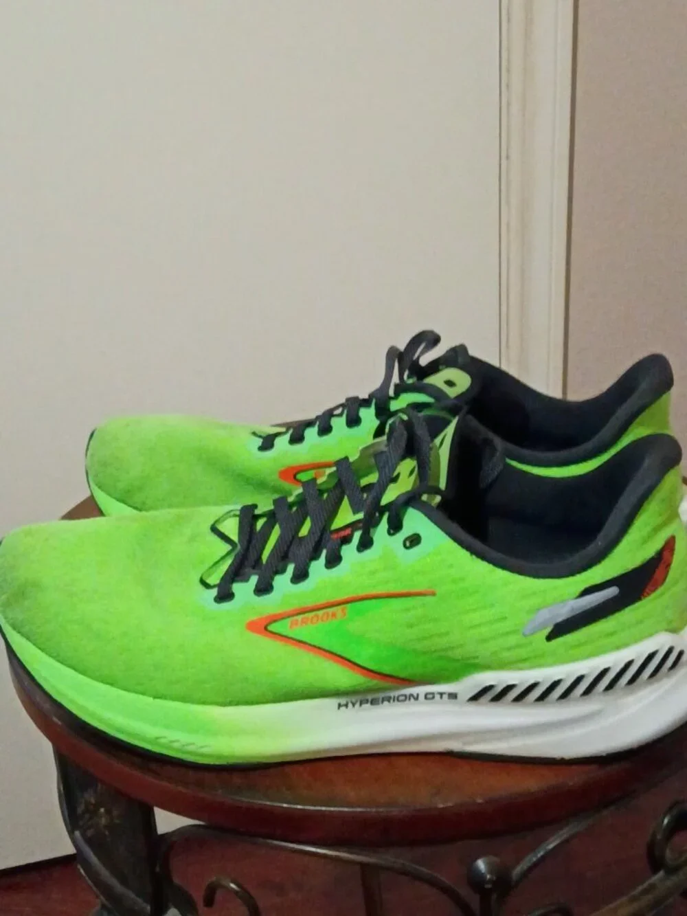Brooks, Hyperion GTS, Green Gecko, Running, Walking, Marathon, Mens Size 11.5